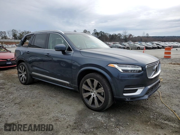 2023 Volvo XC90 Ultimate with VIN YV4062PA3P1960097, listed as a Copart auction lot 81042984 with 25,134 mi miles and Salvage Title. Bid and sale history available at carsss.com. Image 4.