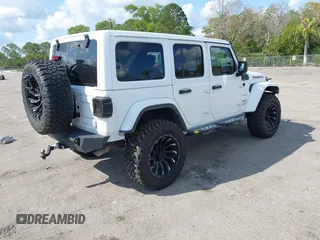 2020 Jeep Wrangler Unlimited Sahara with VIN 1C4HJXEN7LW213459, listed as a IAAI auction lot 41502047 with 40,816 mi miles. Bid and sale history available at carsss.com. Image 4.