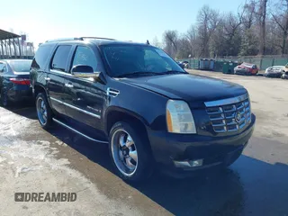 2008 Cadillac Escalade z VIN 1GYFK63808R152449, wystawiony jako IAAI lot #41769562 z przebiegiem 212 388 mil mil oraz . Historia ofert i sprzedaży dostępna na DreamBid. Obrazek 1.