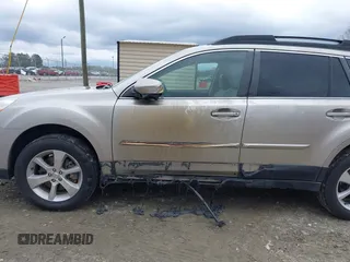 2014 Subaru Outback 3.6R Limited with VIN 4S4BRDNC3E2233693, listed as a IAAI auction lot 41875185 with 176,493 mi miles. Bid and sale history available at carsss.com. Image 6.
