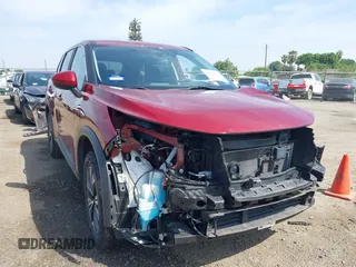 2023 Nissan Rogue SV z VIN 5N1BT3BA3PC945665, wystawiony jako IAAI lot #42111375 z przebiegiem 26 163 mil mil oraz . Historia ofert i sprzedaży dostępna na DreamBid. Obrazek 1.