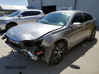2014 Chrysler 200 LX with VIN 1C3CCBAB6EN123137, listed as a Copart auction lot 52052995 with 83,332 mi miles and Salvage Title. Bid and sale history available at carsss.com. Image 1.