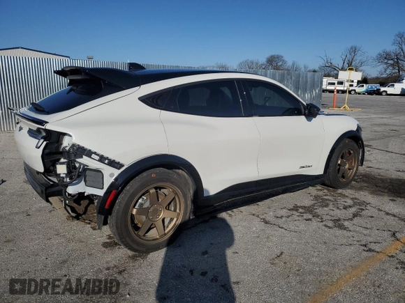 2024 Ford Mustang Mach-E Premium с VIN 3FMTK3SUXRMA03177, выставлен на аукционе Copart как лот 51837465 с пробегом 7 224 миль миль и Списание • Salvage title. История ставок и продаж доступна на DreamBid. Изображение 3.