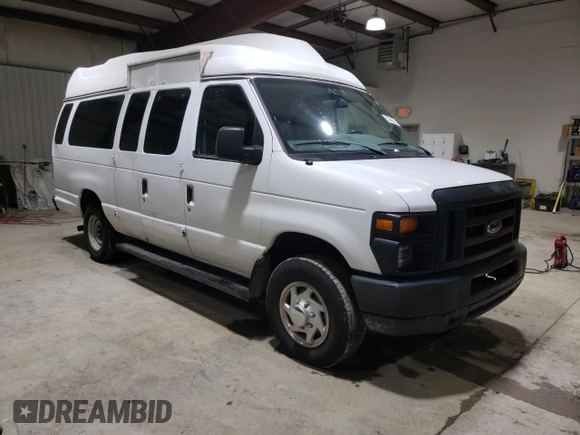 2009 Ford Econoline Cargo Commercial with VIN 1FTSS34L49DA19553, listed as a Copart auction lot 52260275 with 150,846 mi miles and Clean Title. Bid and sale history available at carsss.com. Image 4.