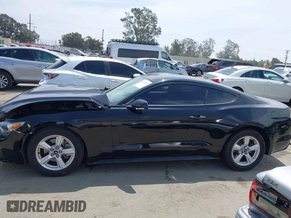 2017 Ford Mustang V6 z VIN 1FA6P8AM9H5353976, wystawiony jako IAAI lot #42359163 z przebiegiem 49 757 mil mil oraz . Historia ofert i sprzedaży dostępna na DreamBid. Obrazek 14.
