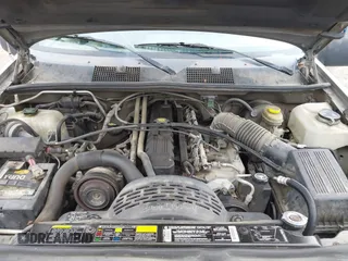 1995 Jeep Grand Cherokee Laredo with VIN 1J4GZ58S4SC555309, listed as a IAAI auction lot 41600141 with 130,493 mi miles. Bid and sale history available at carsss.com. Image 10.