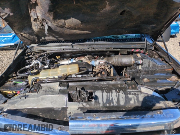 2002 Ford F-250 XL z VIN 1FTNW21F72EA24675, wystawiony jako Copart lot #50554575 z przebiegiem Nie podano mil oraz Nie do naprawy • Non repairable. Historia ofert i sprzedaży dostępna na DreamBid. Obrazek 11.