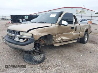 2000 Chevrolet Silverado 1500 LS with VIN 2GCEK19T3Y1308251, listed as a IAAI auction lot 40804829 with 407,782 mi miles. Bid and sale history available at carsss.com. Image 2.