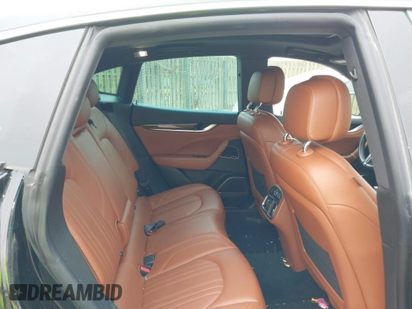 2017 Maserati Levante with VIN ZN661XUL6HX228414, listed as a IAAI auction lot 41898323 with 55,618 mi miles. Bid and sale history available at carsss.com. Image 8.