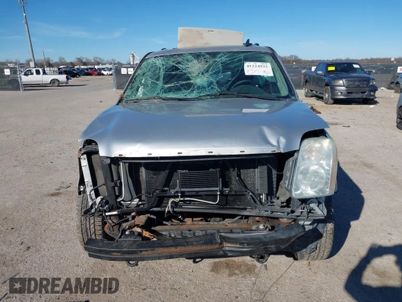 2011 GMC Yukon XL SLT with VIN 1GKS2KE30BR385063, listed as a IAAI auction lot 41224922 with Not Provided miles. Bid and sale history available at carsss.com. Image 11.