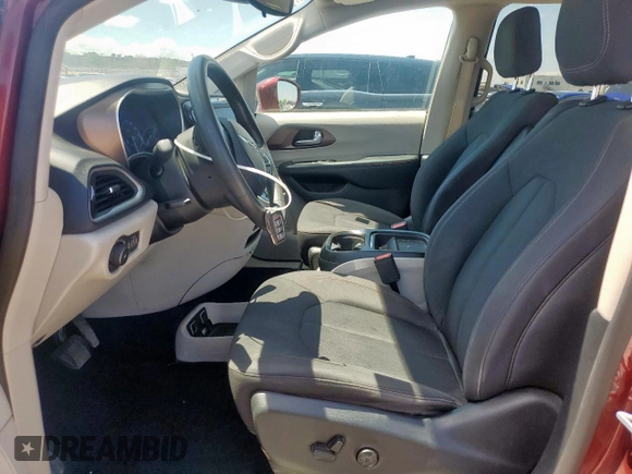 2018 Chrysler Pacifica Touring Plus with VIN 2C4RC1FG6JR212188, listed as a Copart auction lot 54270545 with 161,653 mi miles and Clean Title. Bid and sale history available at DreamBid. Image 7.