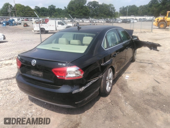 2012 Volkswagen Passat SE z VIN 1VWBN7A30CC073400, wystawiony jako IAAI lot #42284473 z przebiegiem 144 782 mil mil oraz . Historia ofert i sprzedaży dostępna na DreamBid. Obrazek 4.