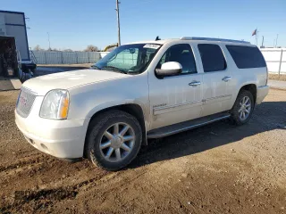 2014 GMC Yukon XL Denali with VIN 1GKS2MEF2ER165627, listed as a Copart auction lot 42962905 with 157,903 mi miles and Salvage Title. Bid and sale history available at carsss.com. Image 1.