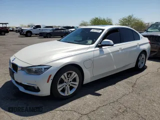 2016 BMW 3 Series 330e iPerformance with VIN WBA8E1C52GK479678, listed as a Copart auction lot 54372055 with 186,028 mi miles and Clean Title. Bid and sale history available at carsss.com. Image 1.