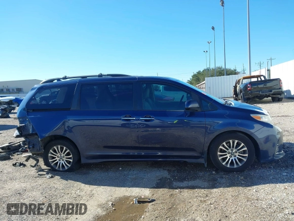 2018 Toyota Sienna XLE Auto Access Seat with VIN 5TDYZ3DC5JS914497, listed as a IAAI auction lot 41206120 with 208,996 mi miles. Bid and sale history available at carsss.com. Image 14.