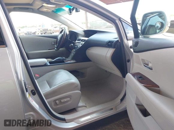 2010 Lexus RX 350 z VIN 2T2ZK1BA2AC028334, wystawiony jako IAAI lot #42422236 z przebiegiem 101 350 mil mil oraz . Historia ofert i sprzedaży dostępna na DreamBid. Obrazek 5.