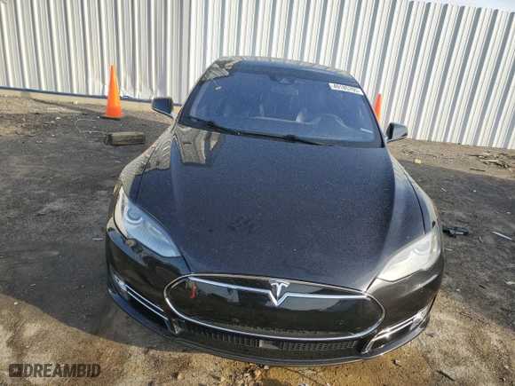2015 Tesla Model S 85D with VIN 5YJSA1E26FF107814, listed as a Copart auction lot 49185705 with 163752 miles and Clean Title. Bid and sale history available at carsss.com. Image 5.