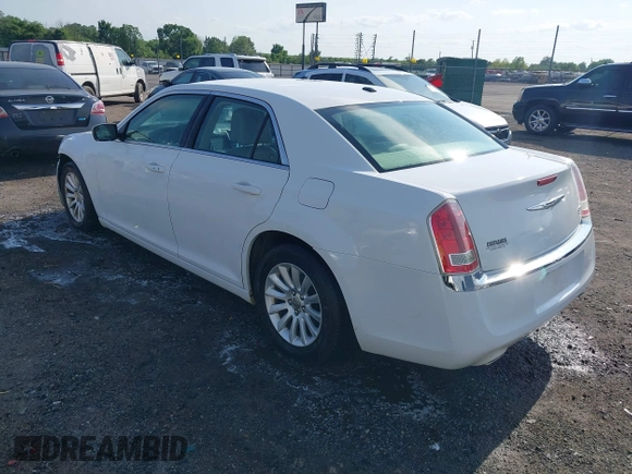 2014 Chrysler 300 z VIN 2C3CCAAG7EH327508, wystawiony jako IAAI lot #42104987 z przebiegiem 199 366 mil mil oraz . Historia ofert i sprzedaży dostępna na DreamBid. Obrazek 3.