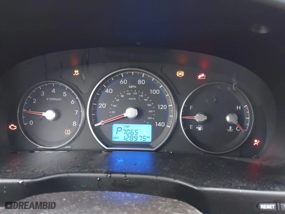 2012 Hyundai Santa Fe GLS with VIN 5XYZG3ABXCG159336, listed as a IAAI auction lot 41635699 with 128,975 mi miles. Bid and sale history available at carsss.com. Image 7.