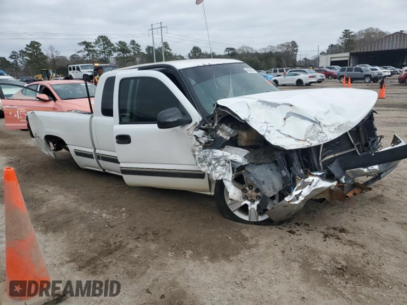 2000 Chevrolet Silverado 1500 with VIN 2GCEC19V7Y1402082, listed as a Copart auction lot 43624055 with 0 mi miles and Salvage Title. Bid and sale history available at carsss.com. Image 4.