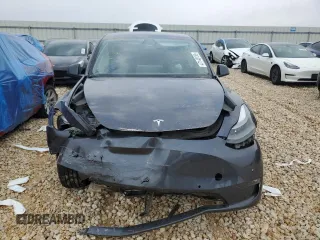 2022 Tesla Model Y Long Range z VIN 7SAYGAEE4NF543503, wystawiony jako Copart lot #47143155 z przebiegiem 53 874 mil mil oraz Szkody całkowita. Historia ofert i sprzedaży dostępna na DreamBid. Obrazek 5.