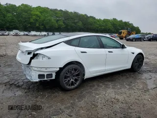 2022 Tesla Model S with VIN 5YJSA1E59NF488969, listed as a Copart auction lot 53686495 with 20,040 mi miles and Salvage Title. Bid and sale history available at DreamBid. Image 3.