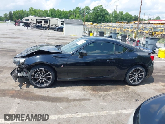 2017 Toyota 86 z VIN JF1ZNAA18H9701713, wystawiony jako IAAI lot #42285272 z przebiegiem 34 829 mil mil oraz . Historia ofert i sprzedaży dostępna na DreamBid. Obrazek 14.