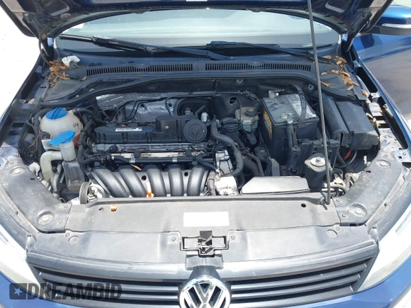 2011 Volkswagen Jetta SE with VIN 3VWDX7AJ2BM013231, listed as a IAAI auction lot 42400713 with 117,923 mi miles and . Bid and sale history available at DreamBid. Image 10.