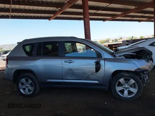 2017 Jeep Compass Sport z VIN 1C4NJCBA5HD147204, wystawiony jako IAAI lot #42552294 z przebiegiem 89 153 mil mil oraz . Historia ofert i sprzedaży dostępna na DreamBid. Obrazek 13.