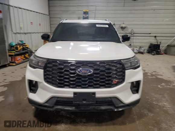 2025 Ford Explorer ST with VIN 1FMWK8GCXSGB06657, listed as a Copart auction lot 45223645 with 2,035 mi miles and Salvage Title. Bid and sale history available at carsss.com. Image 5.