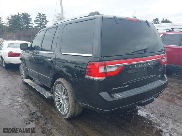 2015 Lincoln Navigator with VIN 5LMJJ2JT6FEJ09931, listed as a IAAI auction lot 41709770 with 137,674 mi miles. Bid and sale history available at carsss.com. Image 3.