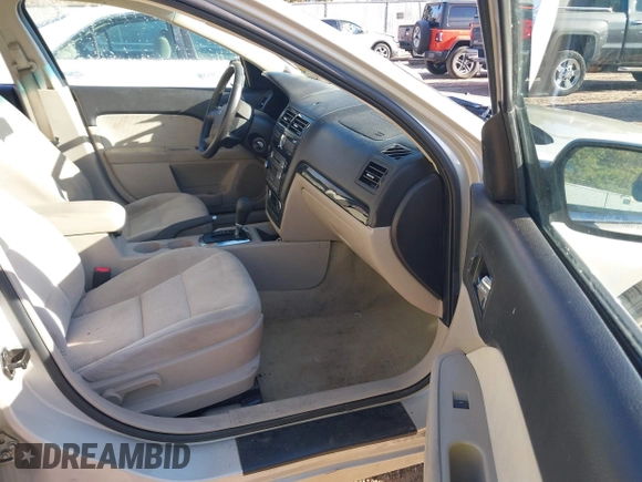 2008 Ford Fusion SEL with VIN 3FAHP08118R156805, listed as a IAAI auction lot 41853953 with 194,455 mi miles. Bid and sale history available at carsss.com. Image 5.