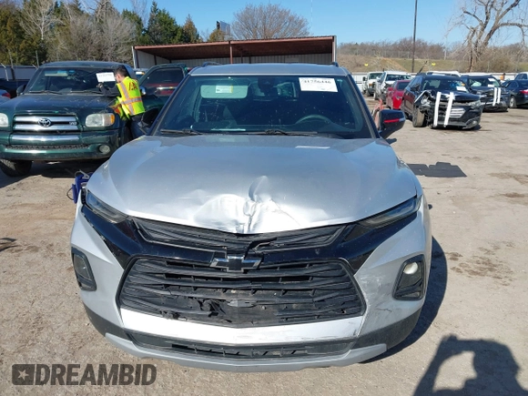 2021 Chevrolet Blazer LT z VIN 3GNKBCRS3MS528825, wystawiony jako IAAI lot #41756446 z przebiegiem 104 053 mil mil oraz . Historia ofert i sprzedaży dostępna na DreamBid. Obrazek 12.