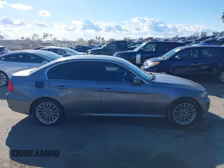 2011 BMW 3 Series 335i xDrive с VIN WBAPL5C54BA916829, выставлен на аукционе IAAI как лот 41760447 с пробегом 133 057 миль миль и . История ставок и продаж доступна на DreamBid. Изображение 13.