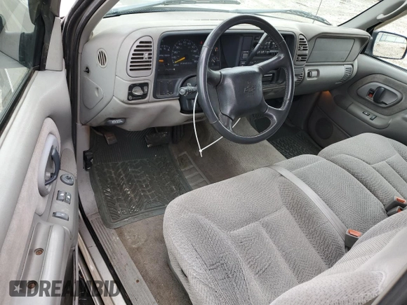 1998 Chevrolet Silverado 1500 with VIN 1GCEK14R6WE171264, listed as a Copart auction lot 53724175 with 152,830 mi miles and Non Repairable. Bid and sale history available at DreamBid. Image 8.