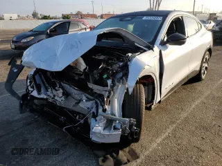 2022 Ford Mustang Mach-E Premium z VIN 3FMTK3R79NMA24032, wystawiony jako Copart lot #64334882 z przebiegiem Nie podano mil oraz . Historia ofert i sprzedaży dostępna na DreamBid. Obrazek 2.