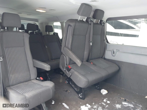 2018 Ford Transit Wagon XL with VIN 1FBZX2ZG2JKB04207, listed as a IAAI auction lot 41440996 with 126,256 mi miles. Bid and sale history available at carsss.com. Image 8.