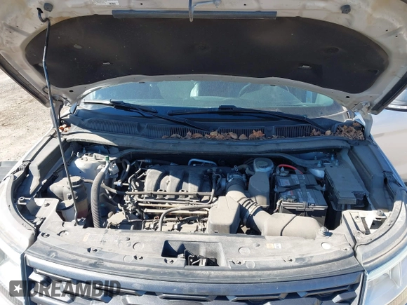 2018 Ford Explorer XLT with VIN 1FM5K8D85JGC40261, listed as a IAAI auction lot 40551477 with 70,177 mi miles and . Bid and sale history available at DreamBid. Image 10.