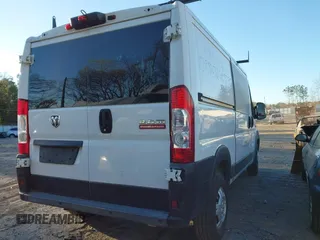2014 Ram ProMaster Cargo z VIN 3C6TRVAG9EE102642, wystawiony jako IAAI lot #41852746 z przebiegiem 190 275 mil mil oraz . Historia ofert i sprzedaży dostępna na DreamBid. Obrazek 4.