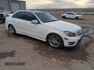 2013 Mercedes-Benz C 300 Sport z VIN WDDGF8ABXDR248663, wystawiony jako Copart lot #48704985 z przebiegiem 108 815 mil mil oraz Szkoda całkowita • Salvage title. Historia ofert i sprzedaży dostępna na DreamBid. Obrazek 4.