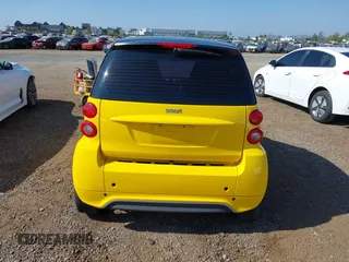 2015 Smart fortwo Passion с VIN WMEEJ3BA4FK807372, выставлен на аукционе IAAI как лот 42586849 с пробегом 229 904 миль миль и . История ставок и продаж доступна на DreamBid. Изображение 17.