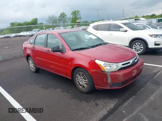 2011 Ford Focus SE with VIN 1FAHP3FN2BW102618, listed as a IAAI auction lot 42111330 with 273,013 mi miles. Bid and sale history available at carsss.com. Image 1.