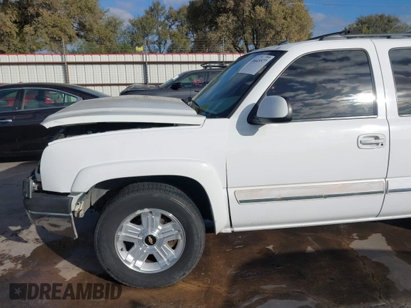 2005 Chevrolet Avalanche LS z VIN 3GNEC12Z45G252651, wystawiony jako IAAI lot #40645577 z przebiegiem 226 059 mil mil oraz . Historia ofert i sprzedaży dostępna na DreamBid. Obrazek 17.