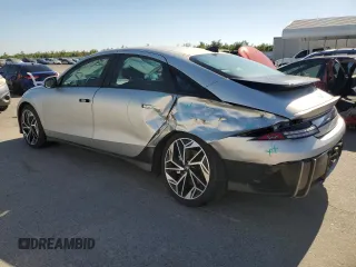 2023 Hyundai Ioniq 6 Preferred z VIN KMHM34AC8PA042828, wystawiony jako Copart lot #58494964 z przebiegiem 3794 mil mil oraz Szkoda całkowita • Salvage title. Historia ofert i sprzedaży dostępna na DreamBid. Obrazek 2.