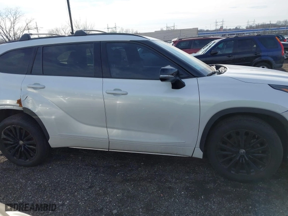 2023 Toyota Highlander L with VIN 5TDKDRBH7PS001917, listed as a IAAI auction lot 41619652 with 70,287 mi miles. Bid and sale history available at carsss.com. Image 13.