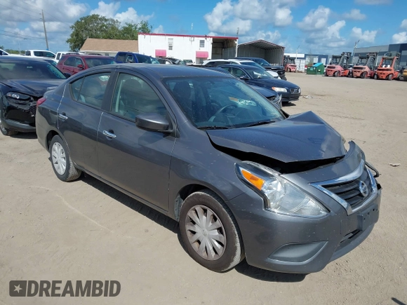 2019 Nissan Versa SV z VIN 3N1CN7AP1KL852367, wystawiony jako IAAI lot #42246462 z przebiegiem 140 456 mil mil oraz . Historia ofert i sprzedaży dostępna na DreamBid. Obrazek 1.