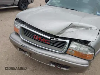 2002 GMC Sonoma SLS with VIN 1GTDT13W02K127269, listed as a IAAI auction lot 42012443 with 276,078 mi miles and . Bid and sale history available at carsss.com. Image 6.