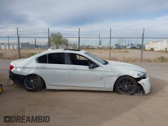 2015 BMW 5 Series 528i z VIN WBA5A5C54FD523138, wystawiony jako IAAI lot #41067885 z przebiegiem Nie podano mil oraz . Historia ofert i sprzedaży dostępna na DreamBid. Obrazek 13.