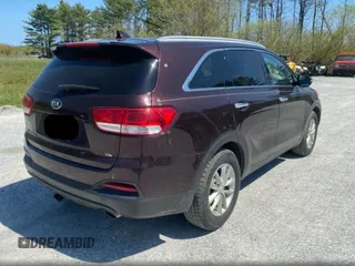 2016 Kia Sorento LX z VIN 5XYPGDA56GG003372, wystawiony jako Copart lot #58873935 z przebiegiem 121 352 mil mil oraz Czysty tytuł • Clean title. Historia ofert i sprzedaży dostępna na DreamBid. Obrazek 4.
