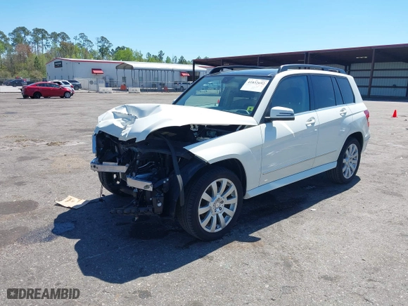 2010 Mercedes-Benz GLK-Class GLK 350 with VIN WDCGG5GB6AF352765, listed as a IAAI auction lot 41832692 with 135,933 mi miles. Bid and sale history available at carsss.com. Image 18.